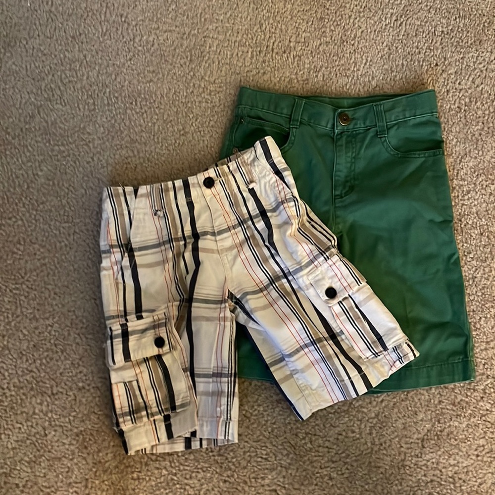 Shorts, polo, sweater & vest T7 boys bundle or separate 5 dls a piece